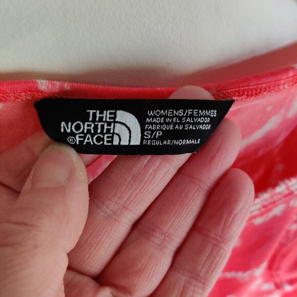 The North Face Coral Ikat Chevron Print Short Sleeve Flash Dry Shirt Size Small - Picture 2 of 7